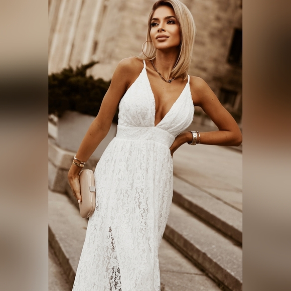 LAST ONE! White Lace Maxi Dress With V-Neck - Picture 4 of 6